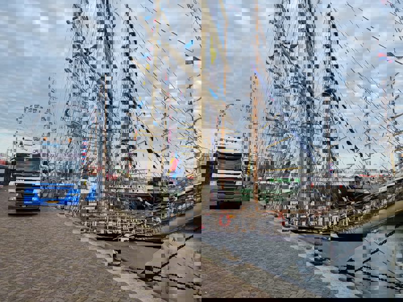 591F8983 7144 4A09 8866 67886409Fb42